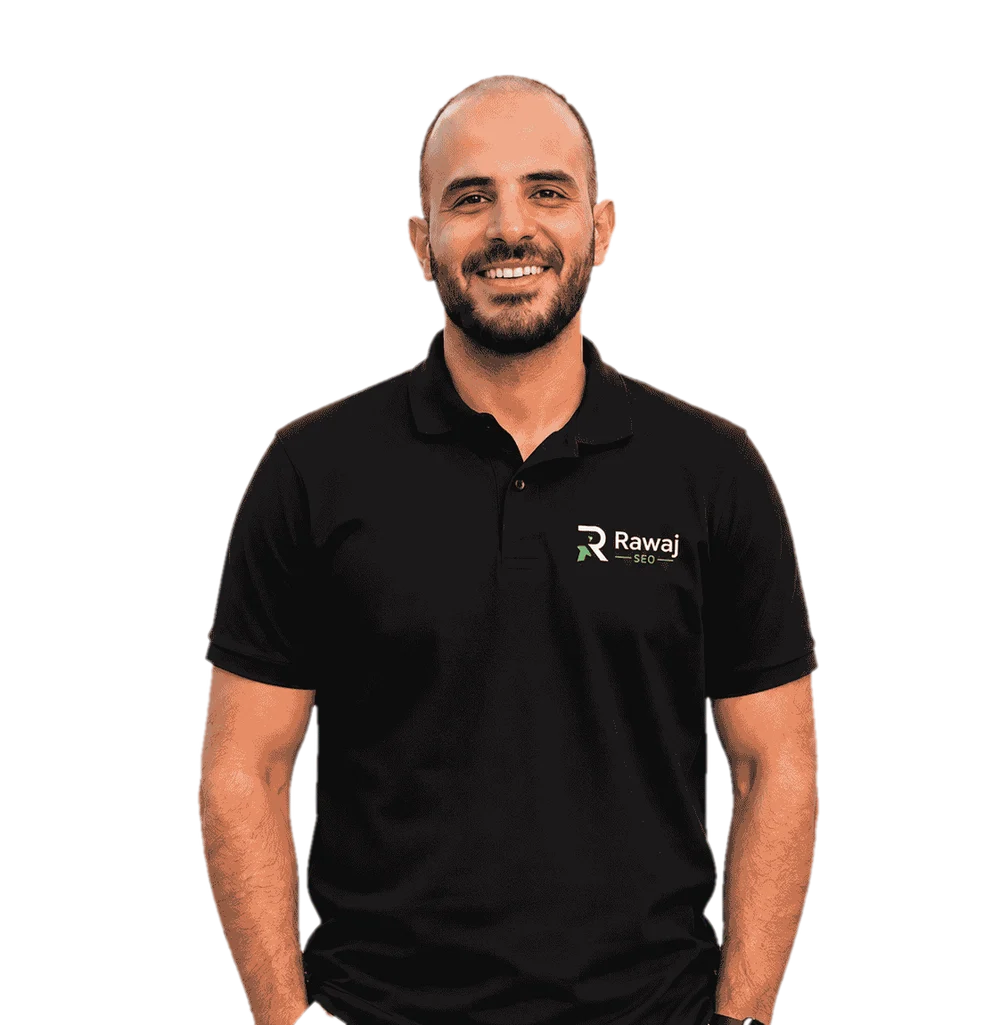 Yassin, founder of Rawaj SEO, in a Rawaj SEO branded shirt